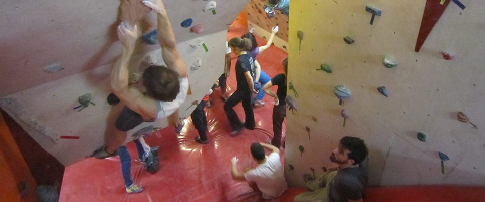 arrampicata, boulder, corsi, lezioni, corda, divertimento in OV!